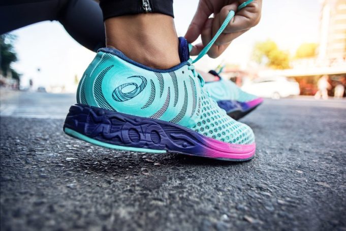 Модная спортивная обувь