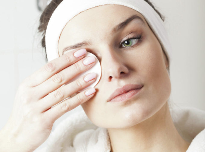 Преимущества профессиональной косметики для ухода за лицом